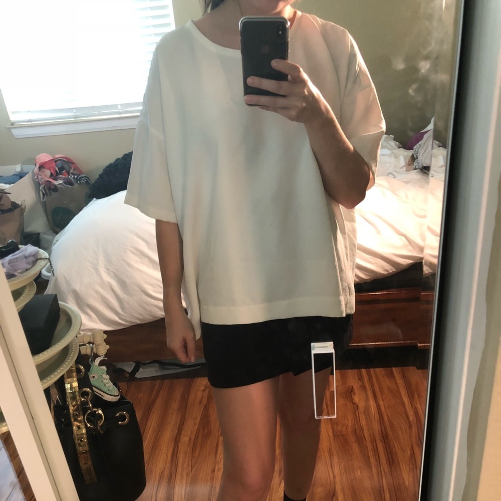 Vince Oversized White Top